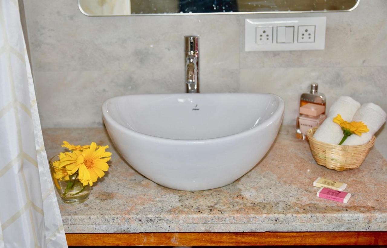 Jasmin Villa Hampi Bagian luar foto